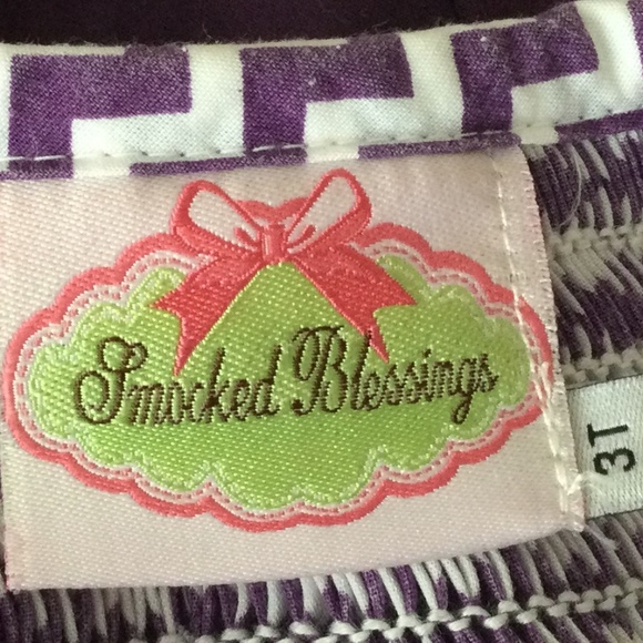 Smocked Blessings LSU Tiger Face Top with Mat hint bloomers, size 3T - Picture 6 of 6